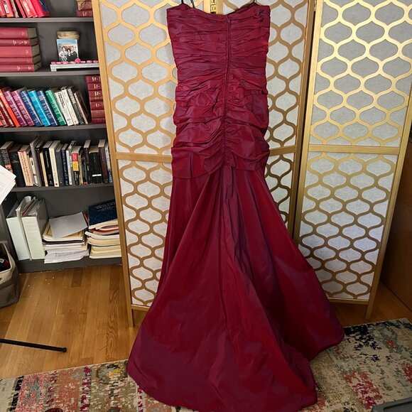 Vintage Tadashi Size M Burgundy Ruched Strapless Evening Long Mermaid Gown Dress - Picture 3 of 16